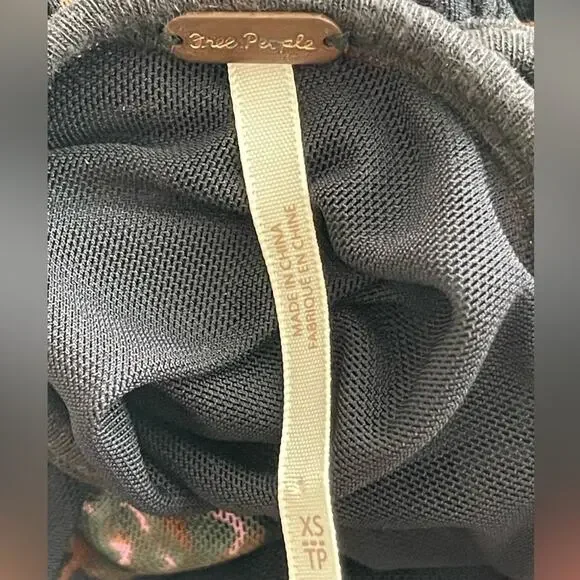 New ~  FREE PEOPLE ~  Wildflower Honey Top Size XS OVERSIZED - Picture 6 of 10